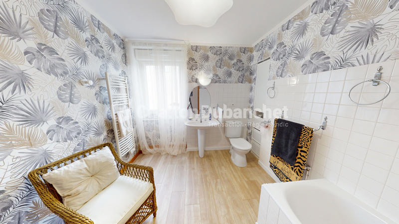 Maison - 188 m² - 8 pièces