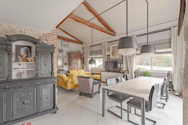 Propriété - 374 m² - 15 pièces