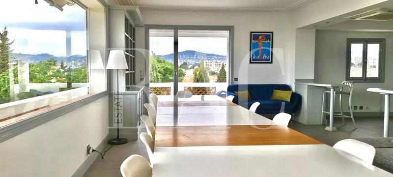 Propriété - 450 m² - 8 pièces