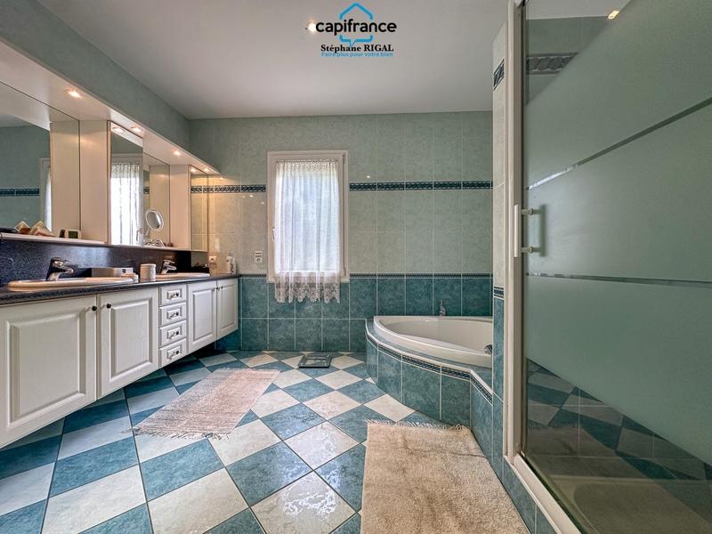 Propriété - 175 m² - 6 pièces