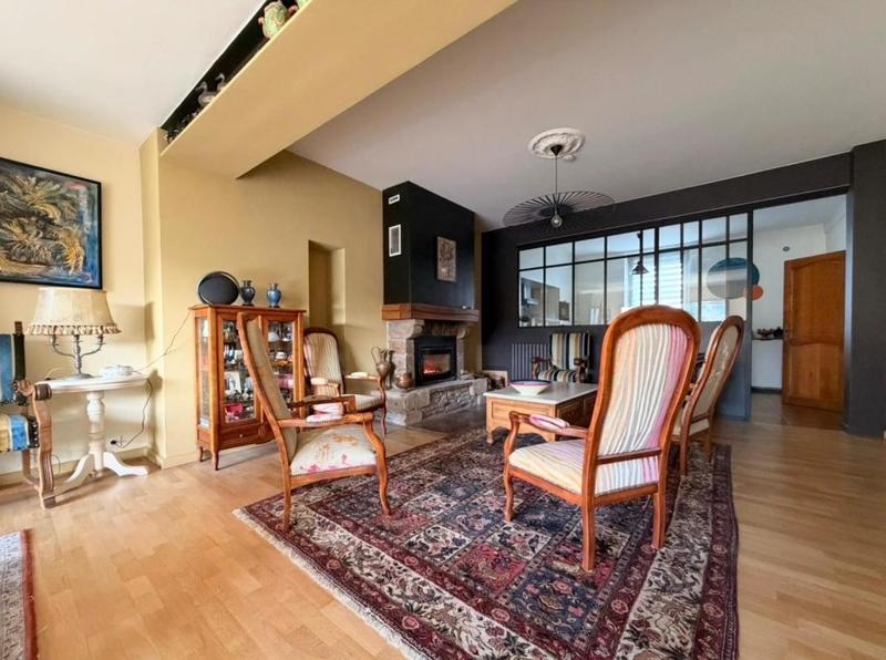 Maison - 190 m² - 7 pièces