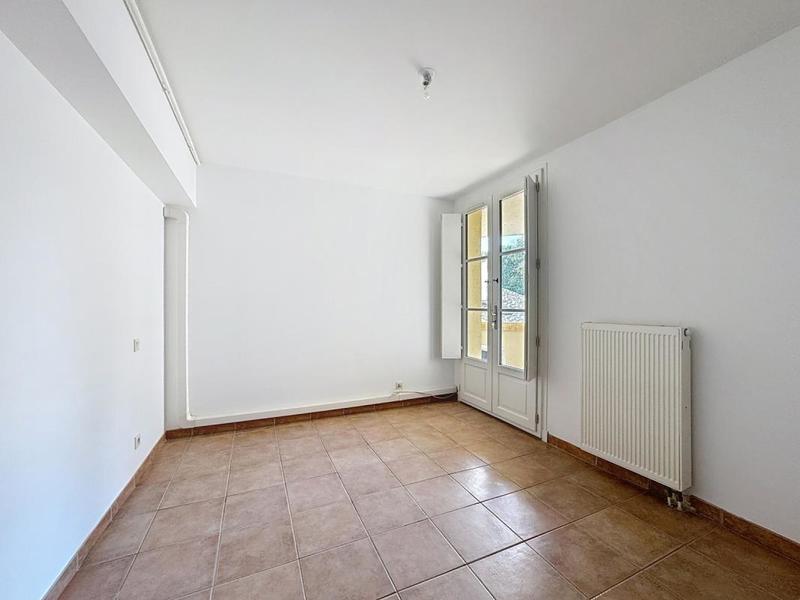 Appartement - 90 m² - 3 pièces