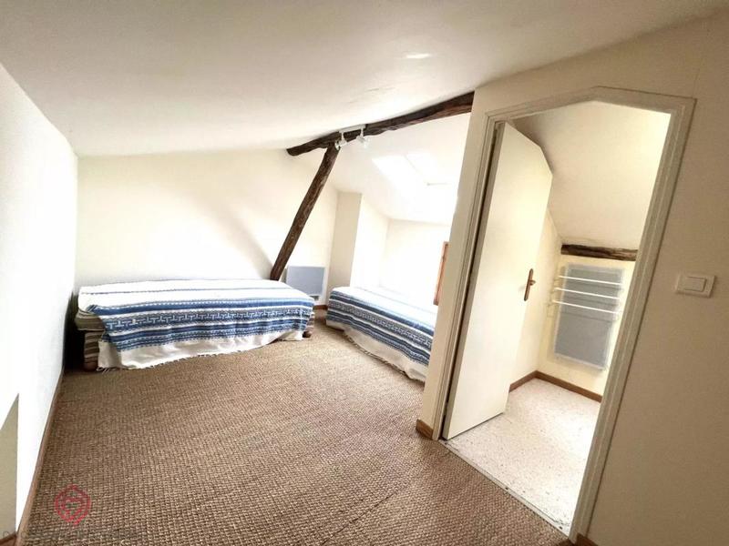 Propriété - 294 m² - 9 pièces