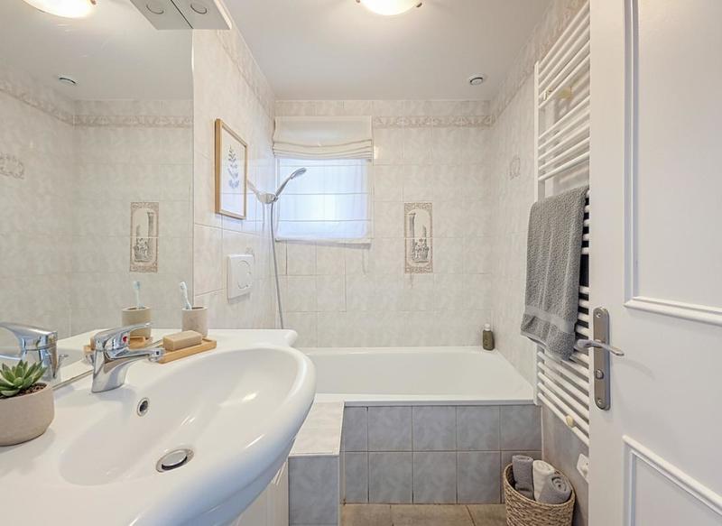 Appartement - 100 m² - 4 pièces