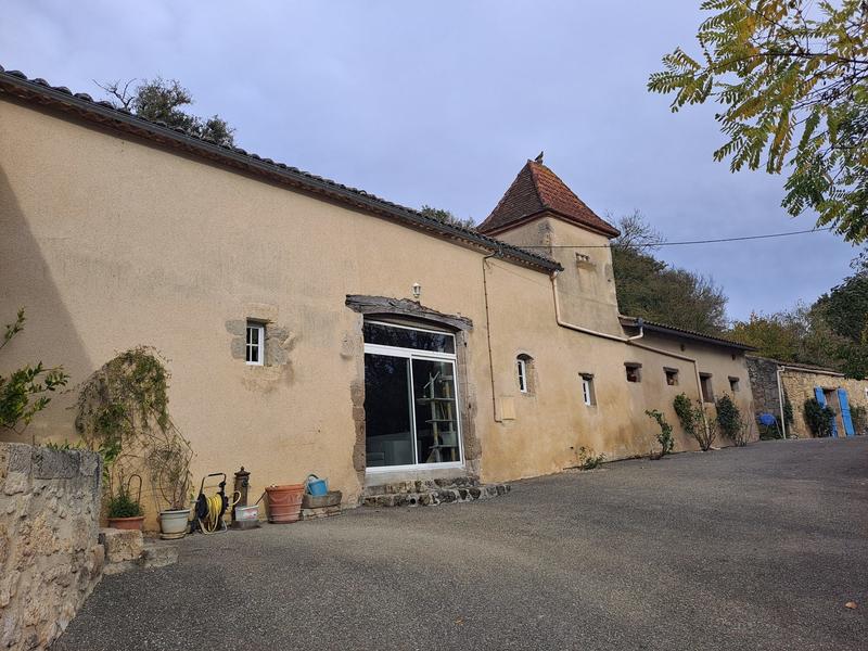 Maison - 222 m² - 7 pièces