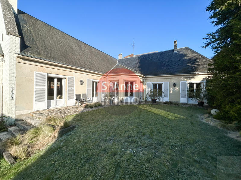 Maison - 280 m² - 9 pièces