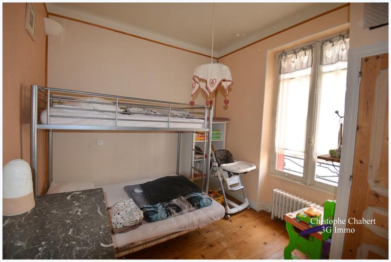 Maison - 252 m² - 18 pièces