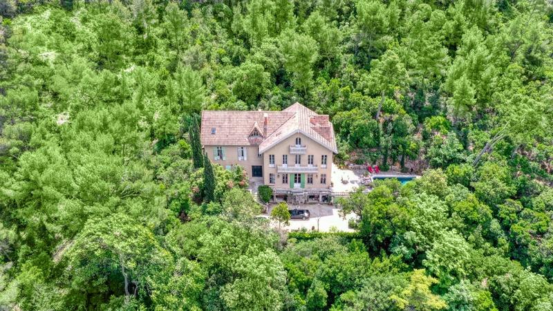 Maison de maîtres - 500 m² - 17 pièces