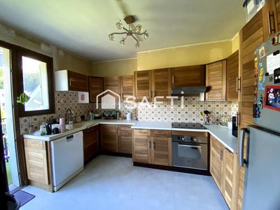 Maison - 182 m² - 8 pièces