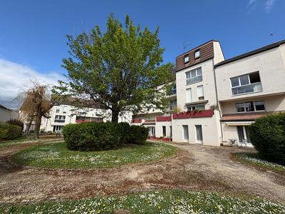 Appartement - 100 m² - 5 pièces