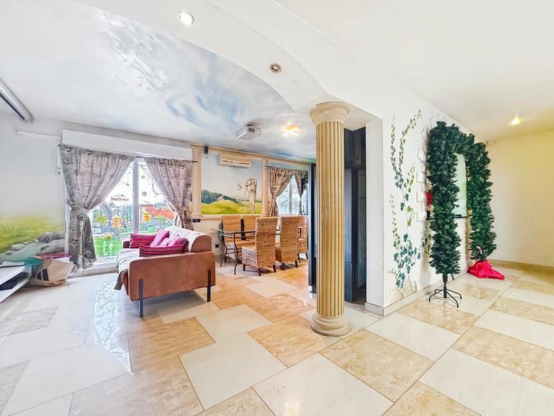 Maison - 170 m² - 6 pièces