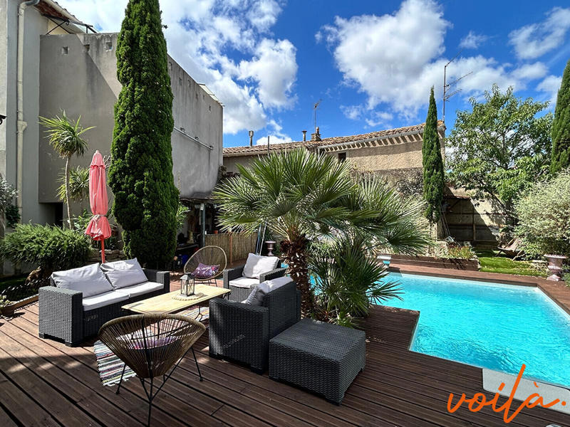 Maison - 410 m² - 9 pièces