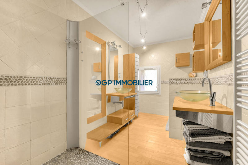 Maison ancienne - 262 m² - 11 pièces