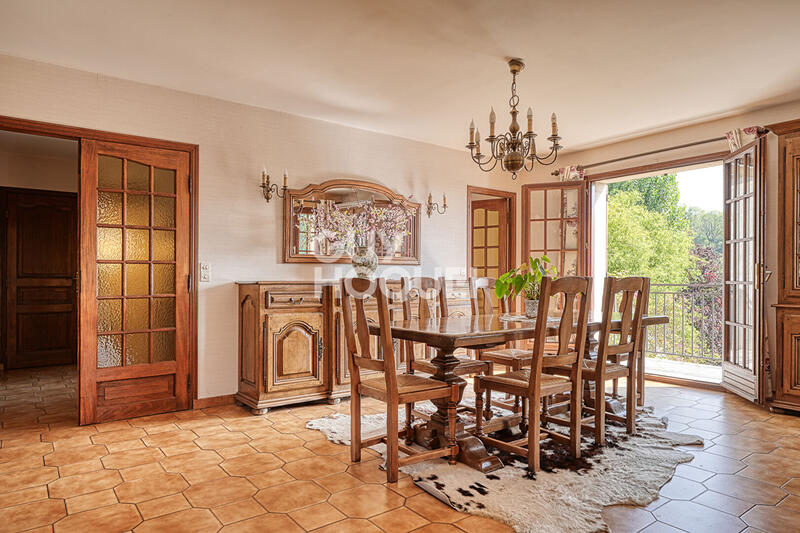 Maison - 162 m² - 7 pièces