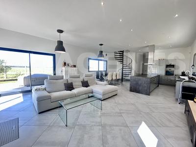 Maison contemporaine - 147 m² - 6 pièces