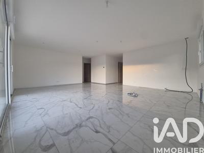 Maison - 99 m² - 4 pièces