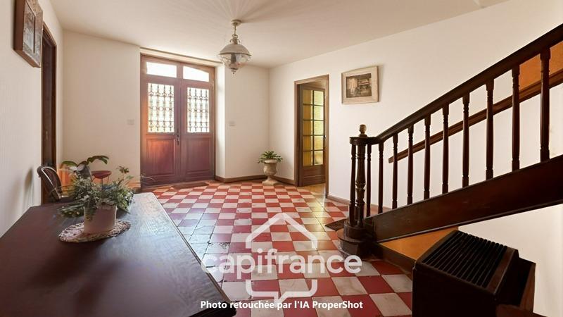 Maison - 201 m² - 8 pièces