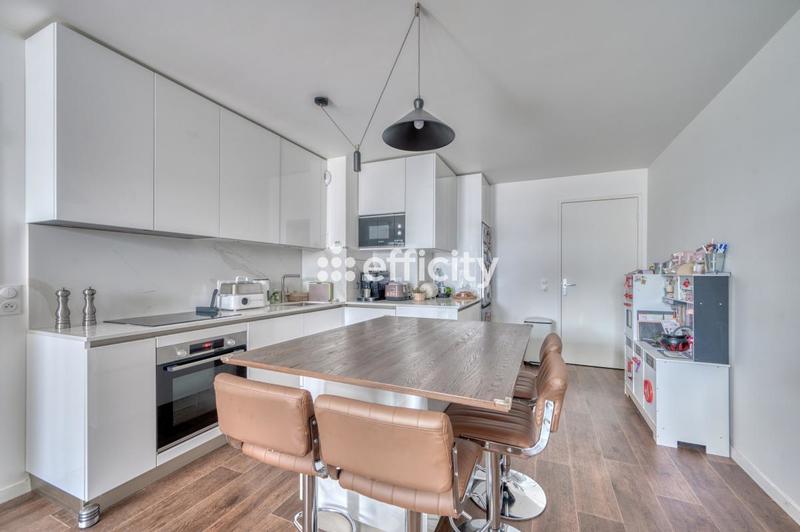 Appartement - 79 m² - 4 pièces