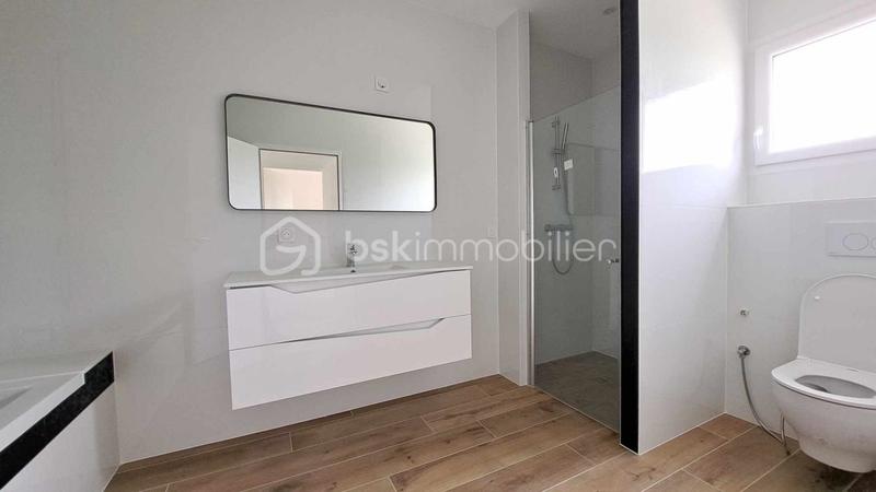 Maison - 142 m² - 5 pièces