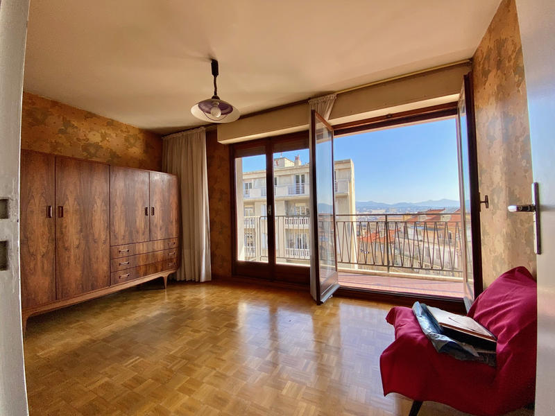 Appartement - 90 m² - 4 pièces