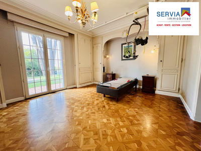 Maison - 316 m² - 12 pièces