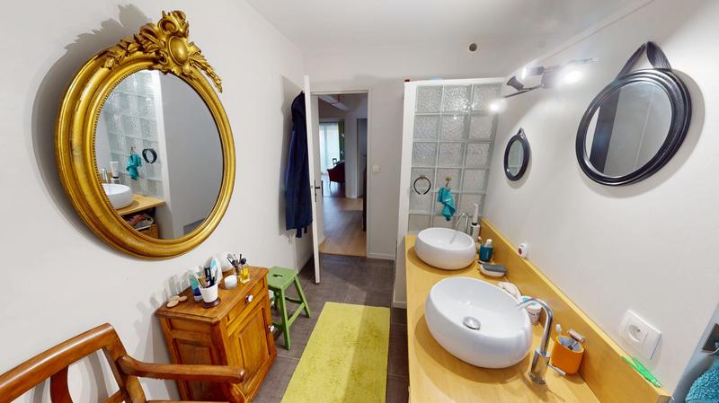 Maison traditionnelle - 161 m² - 6 pièces