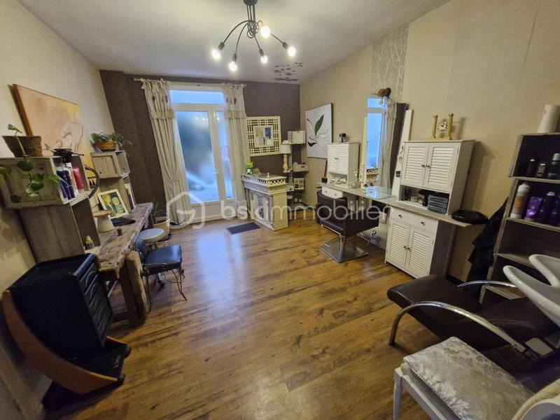 Maison traditionnelle - 170 m² - 6 pièces