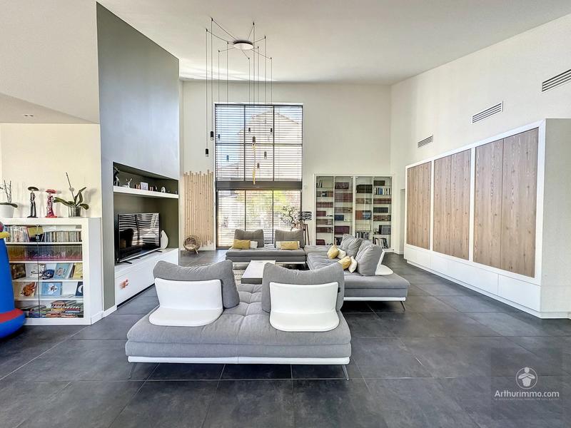 Appartement - 320 m² - 6 pièces