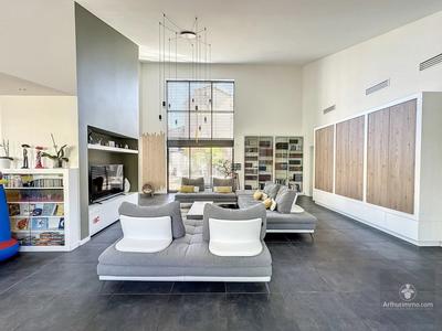 Appartement - 320 m² - 6 pièces