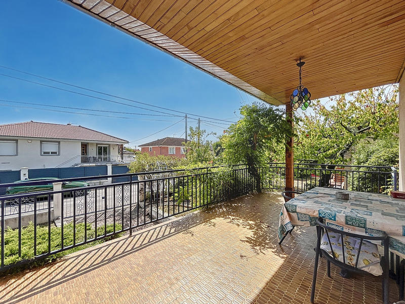 Maison - 107 m² - 6 pièces