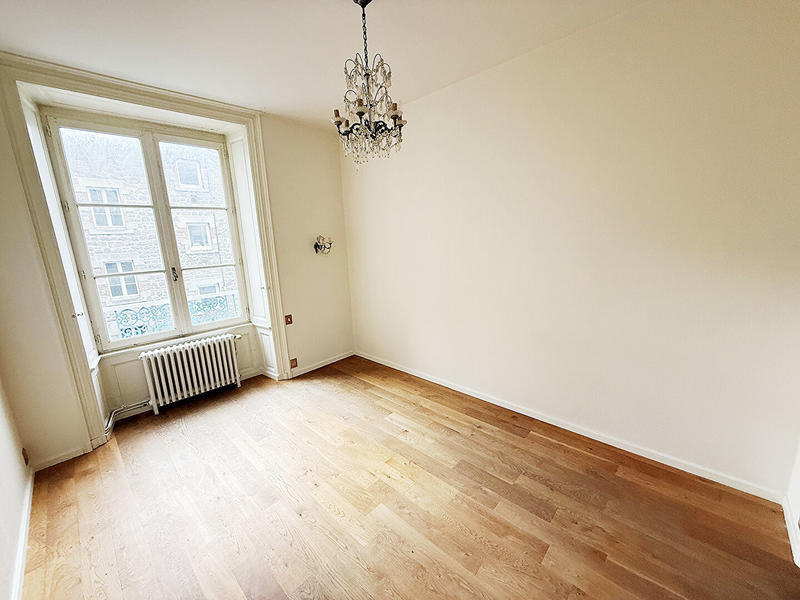 Appartement - 169 m² - 5 pièces