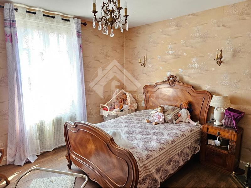 Maison de village - 238 m² - 10 pièces