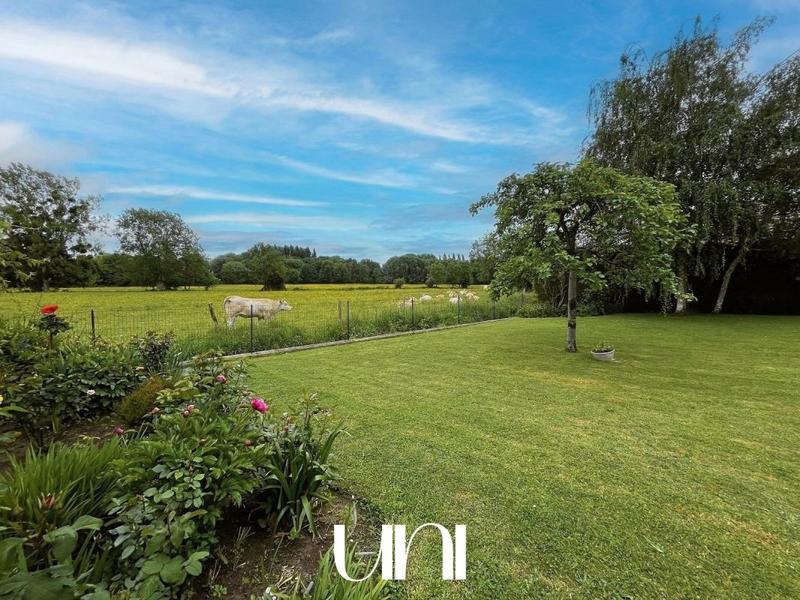 Maison - 270 m² - 8 pièces