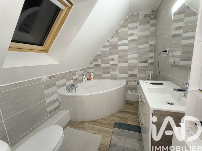 Maison - 95 m² - 5 pièces