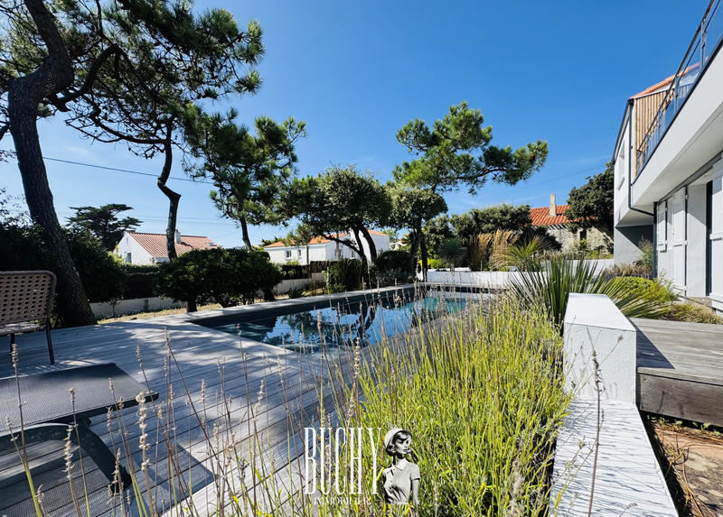 Maison - 180 m² - 6 pièces