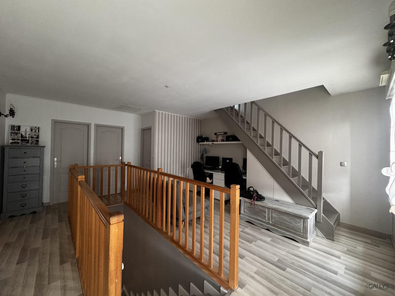 Maison - 96 m² - 6 pièces