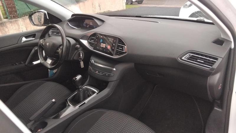 Peugeot 308 II 1.2 PureTech 110 Style - Première main
