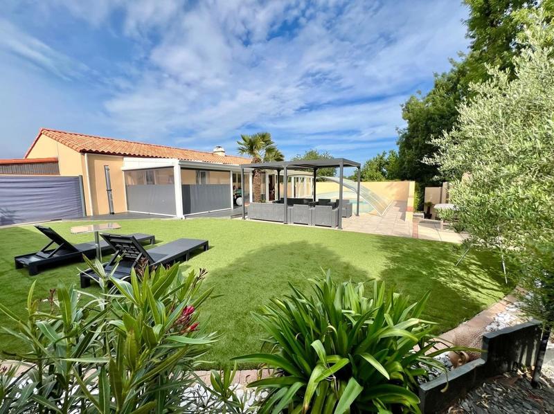 Maison - 235 m² - 7 pièces