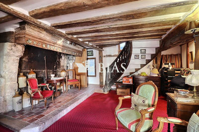 Maison ancienne - 208 m² - 6 pièces