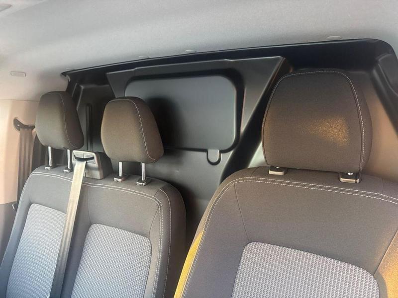 Volkswagen Transporter E Van (64kwh/210kw) L1