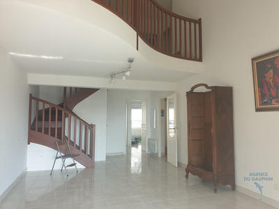 Appartement - 108 m² - 4 pièces