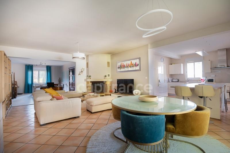 Villa - 230 m² - 9 pièces