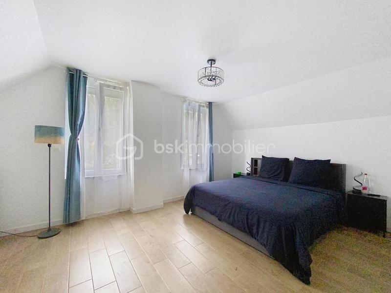 Maison traditionnelle - 135 m² - 7 pièces