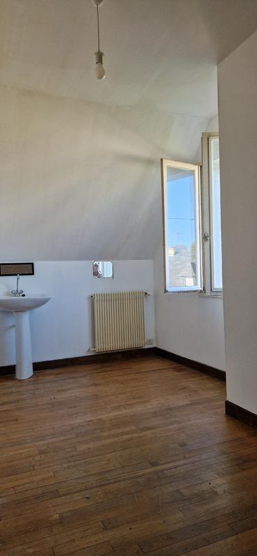 Maison - 96 m² - 6 pièces