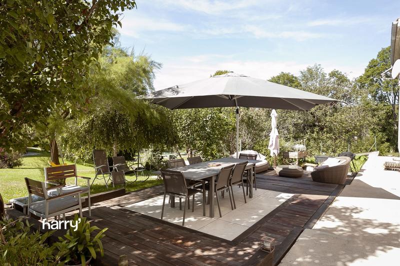 Maison - 548 m² - 13 pièces