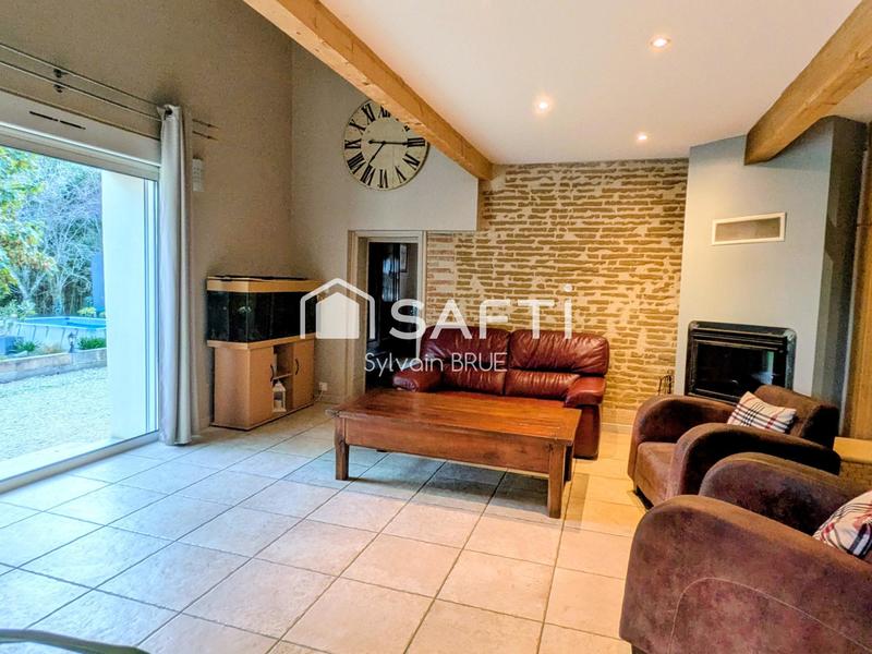 Maison - 255 m² - 11 pièces