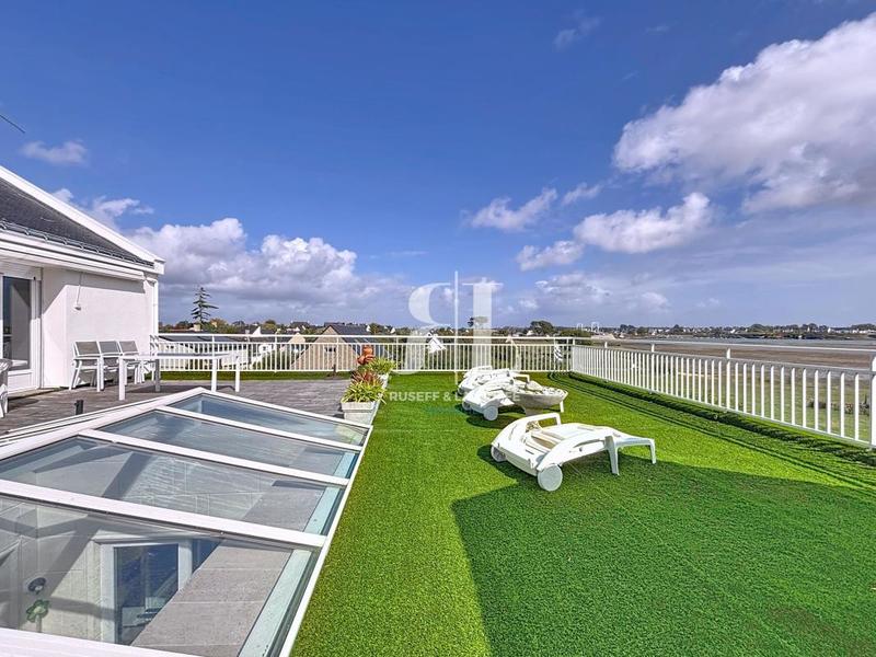 Maison - 358 m² - 10 pièces