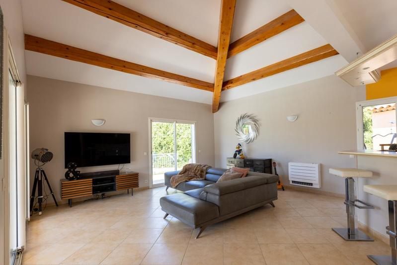 Maison - 243 m² - 5 pièces