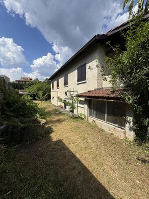 Maison - 200 m² - 6 pièces