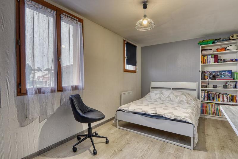 Pavillon - 140 m² - 7 pièces